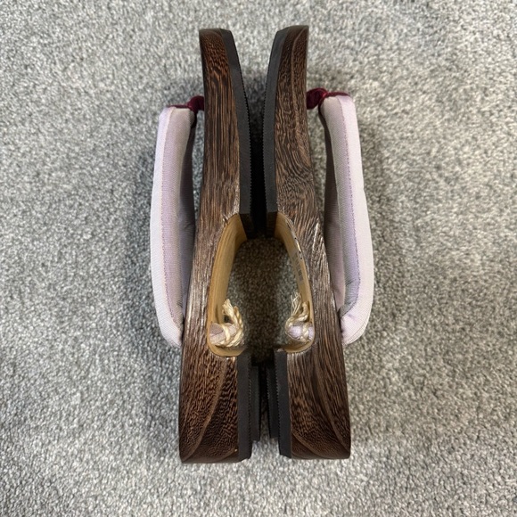 NWOT Japanese Traditional Women's Wooden Sandals with Pink Straps Size 5-6 - Picture 3 of 5